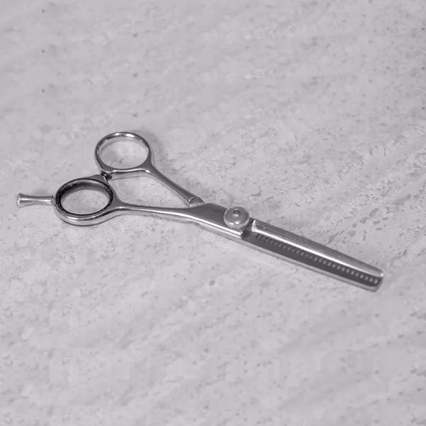 Combien de temps faut-il pour affûter un ciseaux de coiffure japonais ?