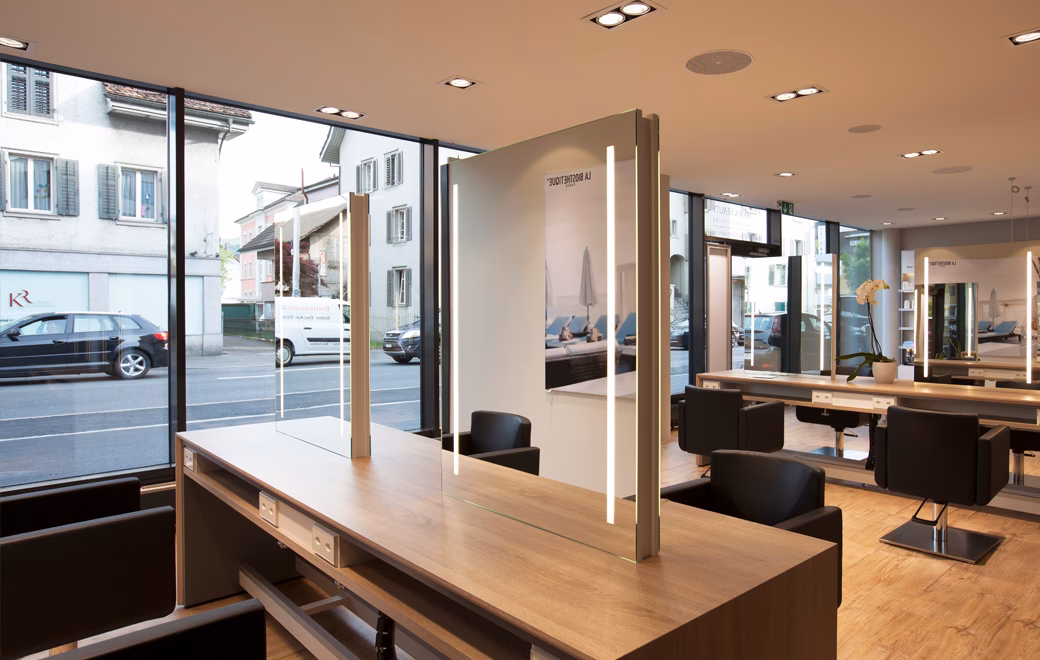 Was bietet der Coiffeursalon in den Sommermonaten?