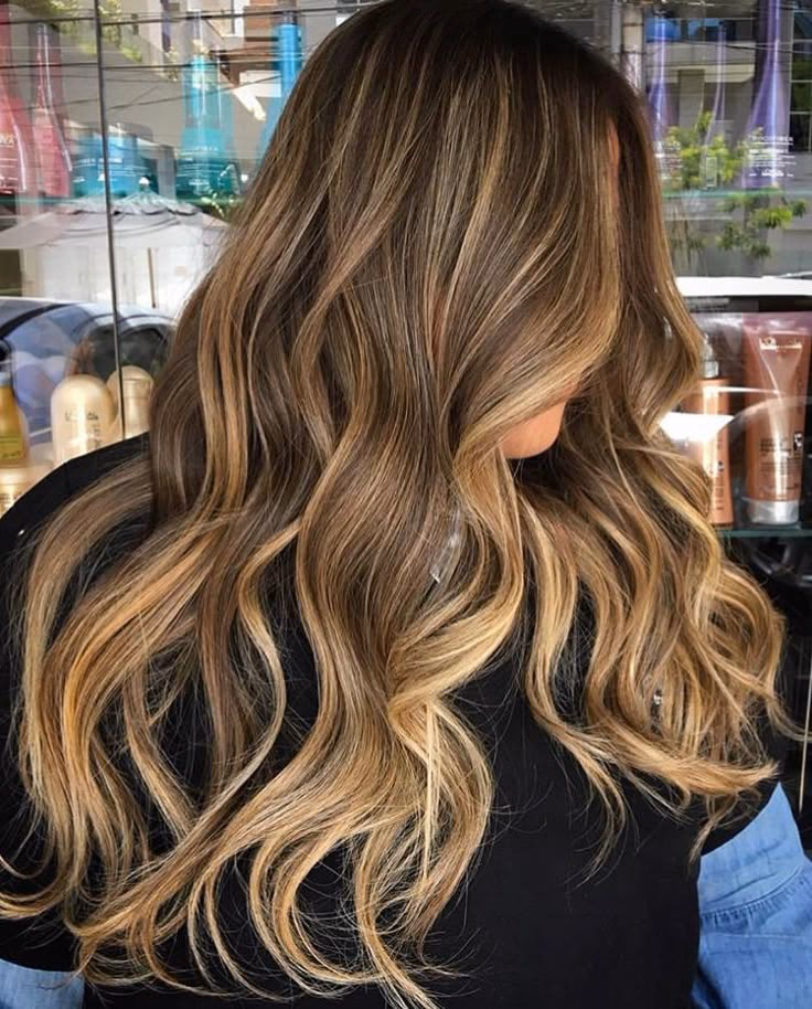 Wie wäscht man goldbraune Haare?