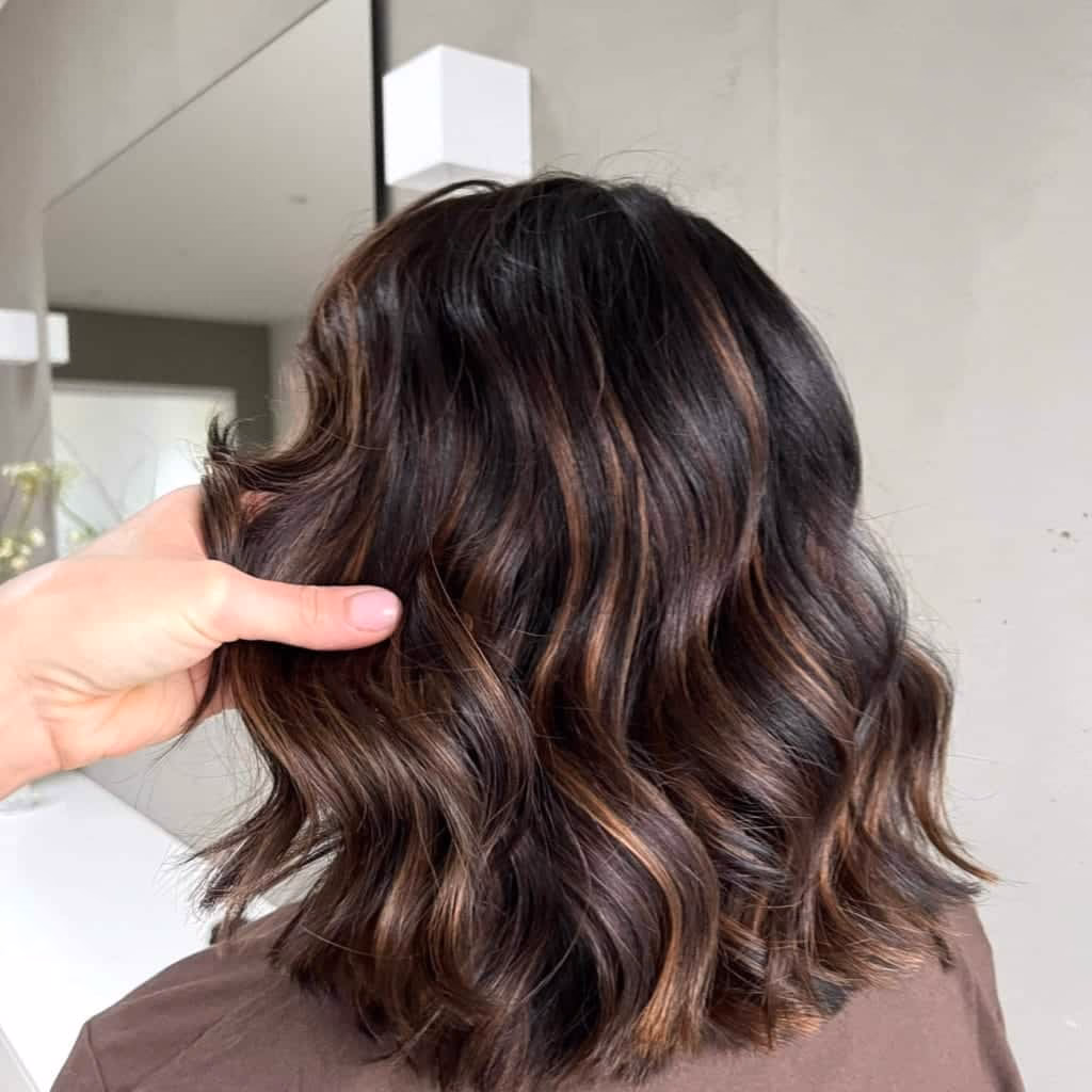 Welche Strähne eignen sich für schwarzes Haar?