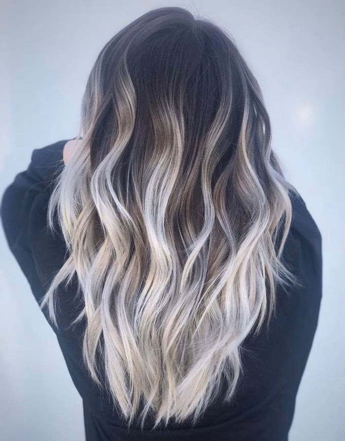Was ist der Unterschied zwischen Balayage und braunem Haar?