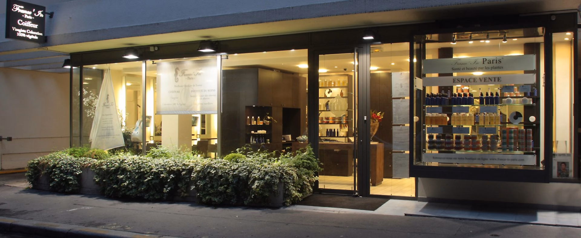 Quand biobela a-t-il ouvert son premier salon de coiffure ?