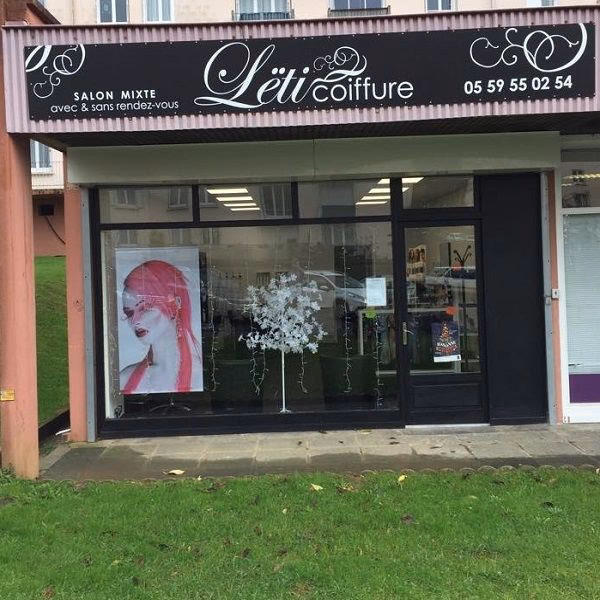 Qui accueille les professionnels de la coiffure mixte et de la mise en beauté ?