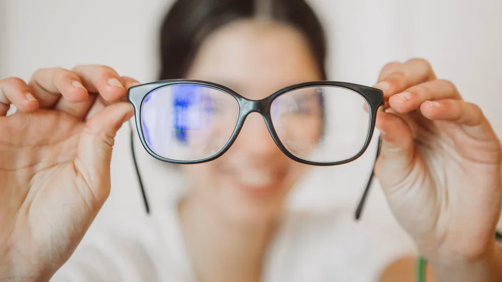 Kann man seine Brille auch ohne Putztücher Putzen?