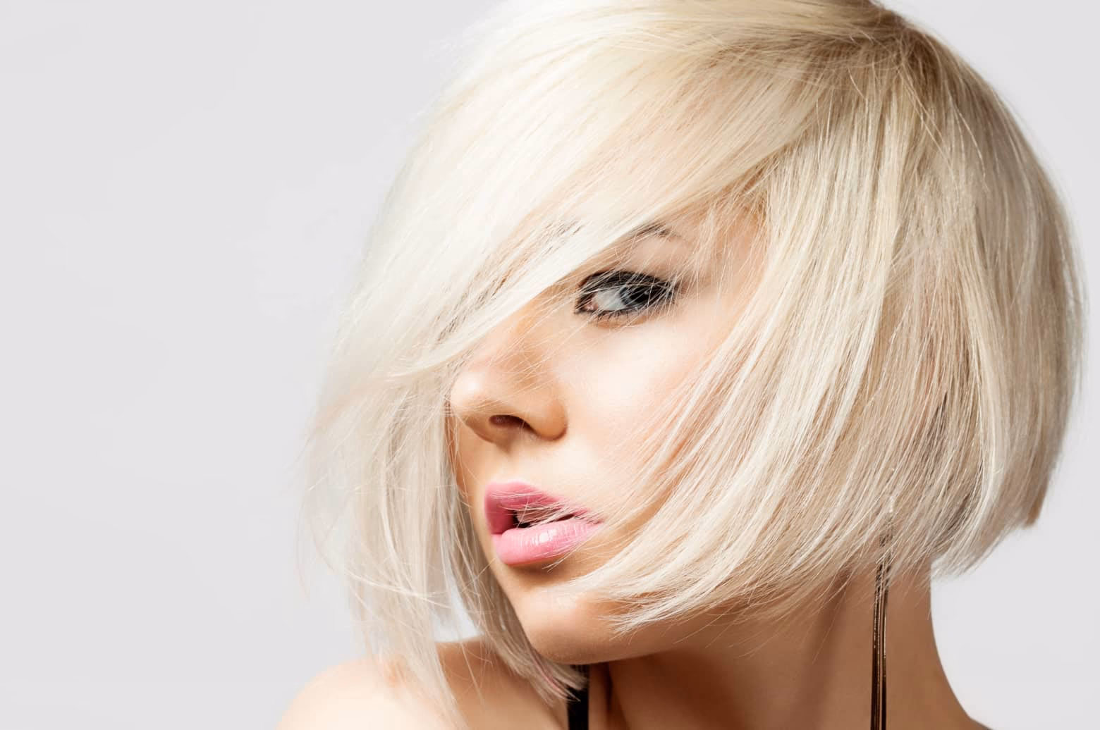 Welche Frisuren sehen gut bei Blonden und braunen Haaren aus?