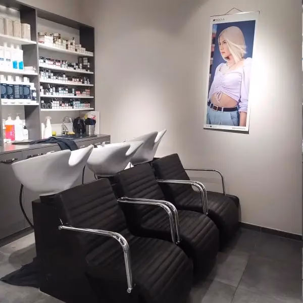 Où se trouve le salon de Coiffure Coiffure couleur et nature ?