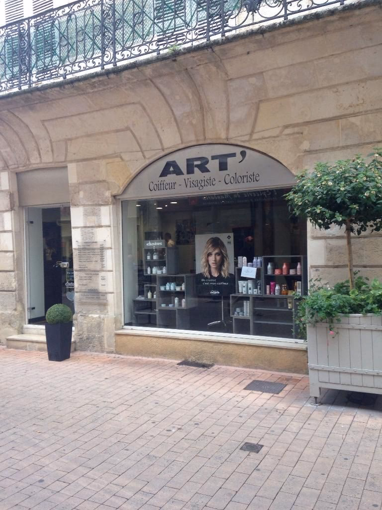 Quels sont les services proposés par le salon KL coiffeur studio ?