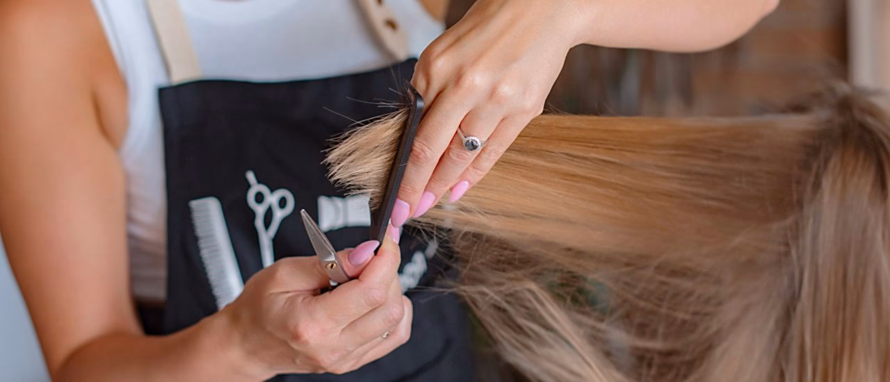 Quand la déduction de frais de coiffeur est-elle justifiable ?