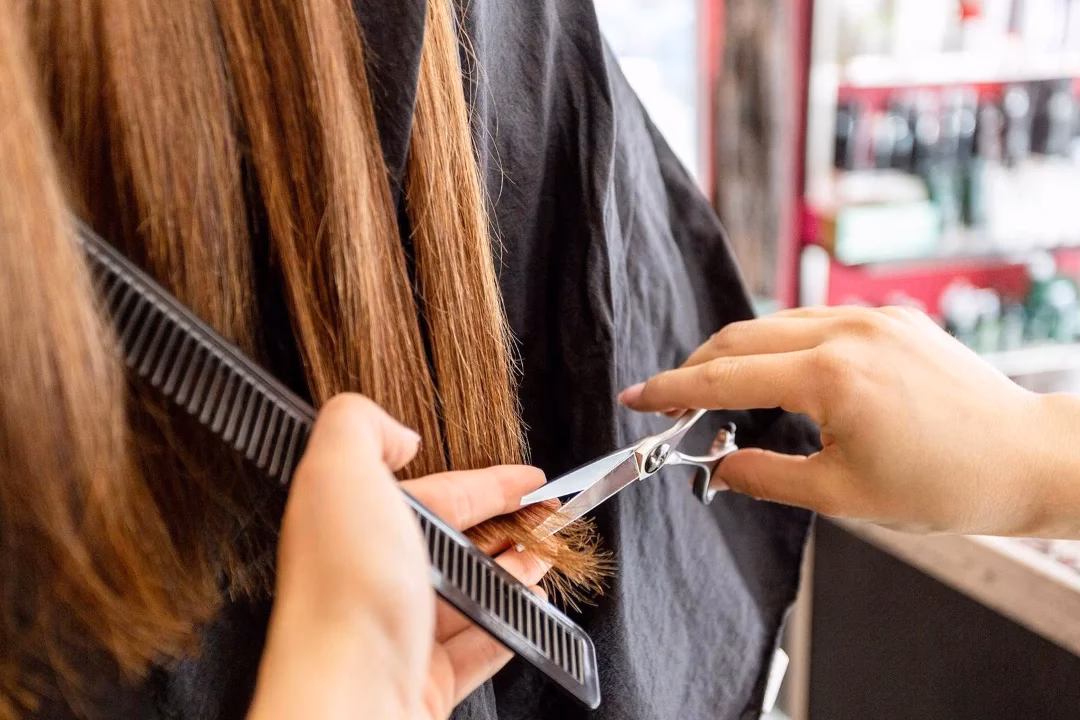 Was bietet der Salon zauberschön in Aachen?