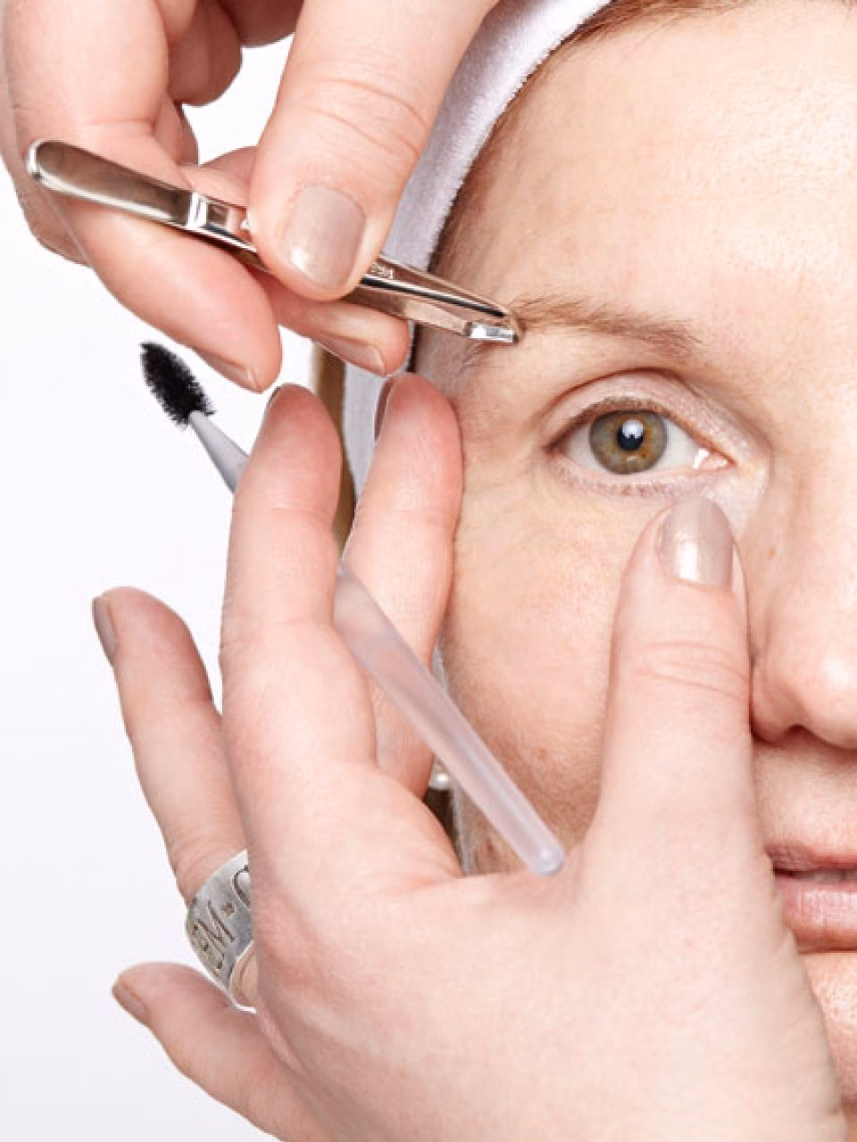 Wie entferne ich Augenbrauen?