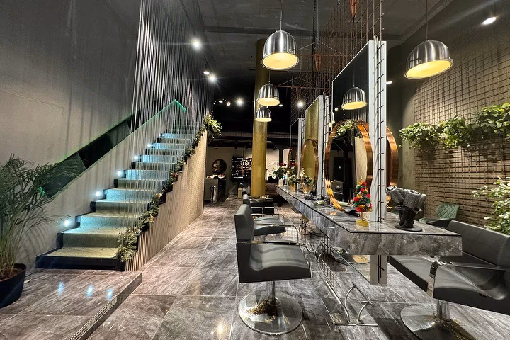 Was macht eine Berliner Friseurmeisterin?