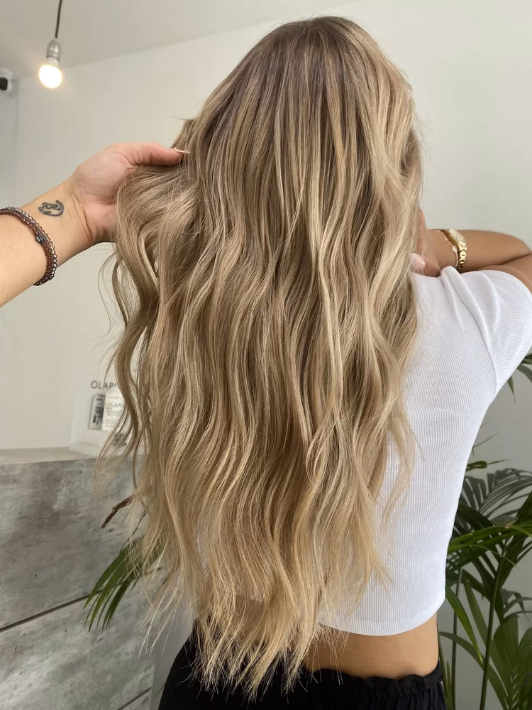 Wie wirkt sich Blondierung auf die Haare aus?