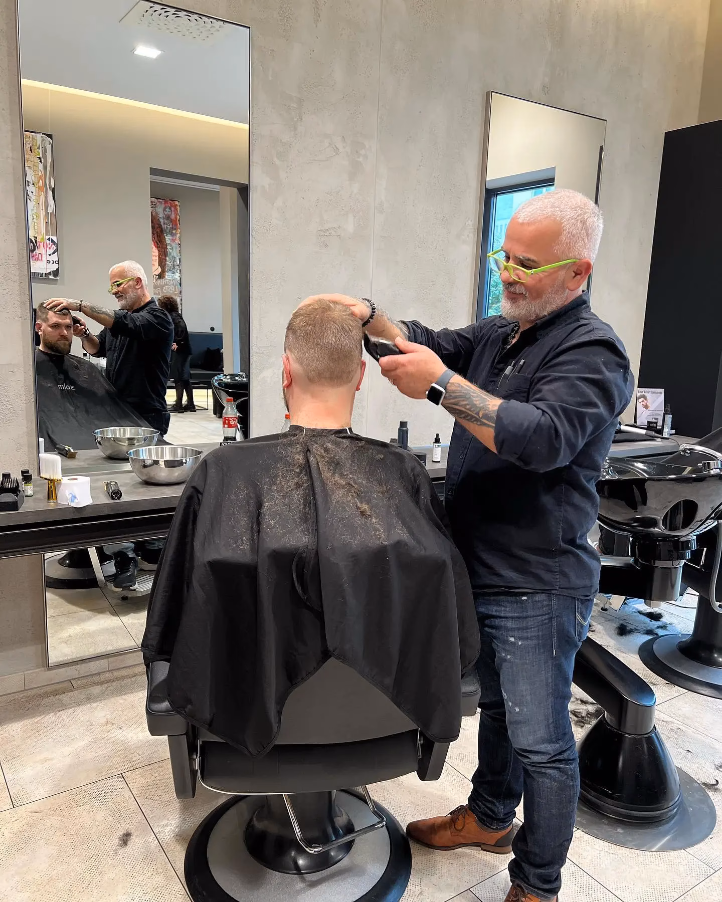 Wie viele Friseur Salons gibt es in Deutschland?