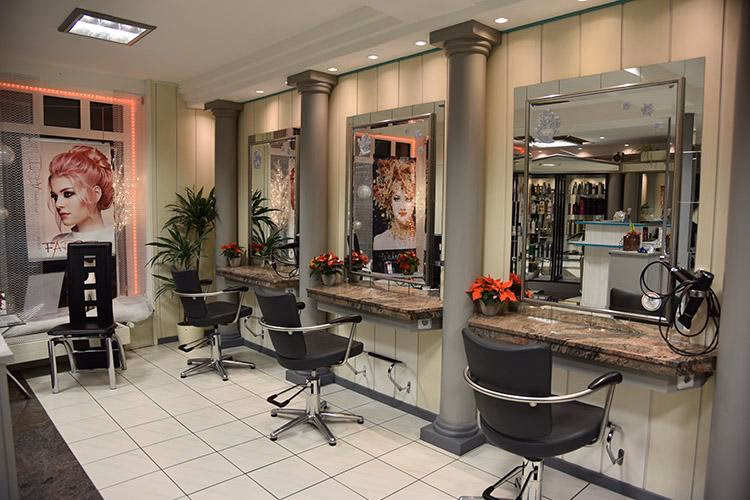 Wer kommt in den Friseursalon?