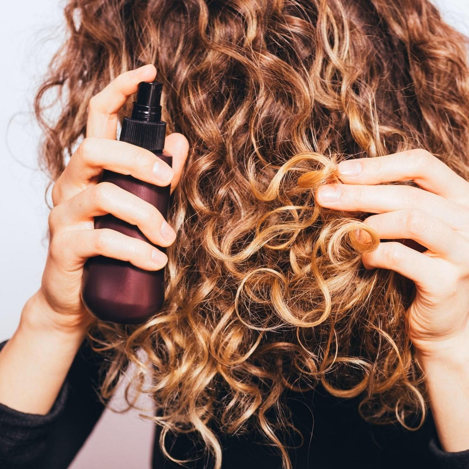 Was hilft gegen lockiges Haar?