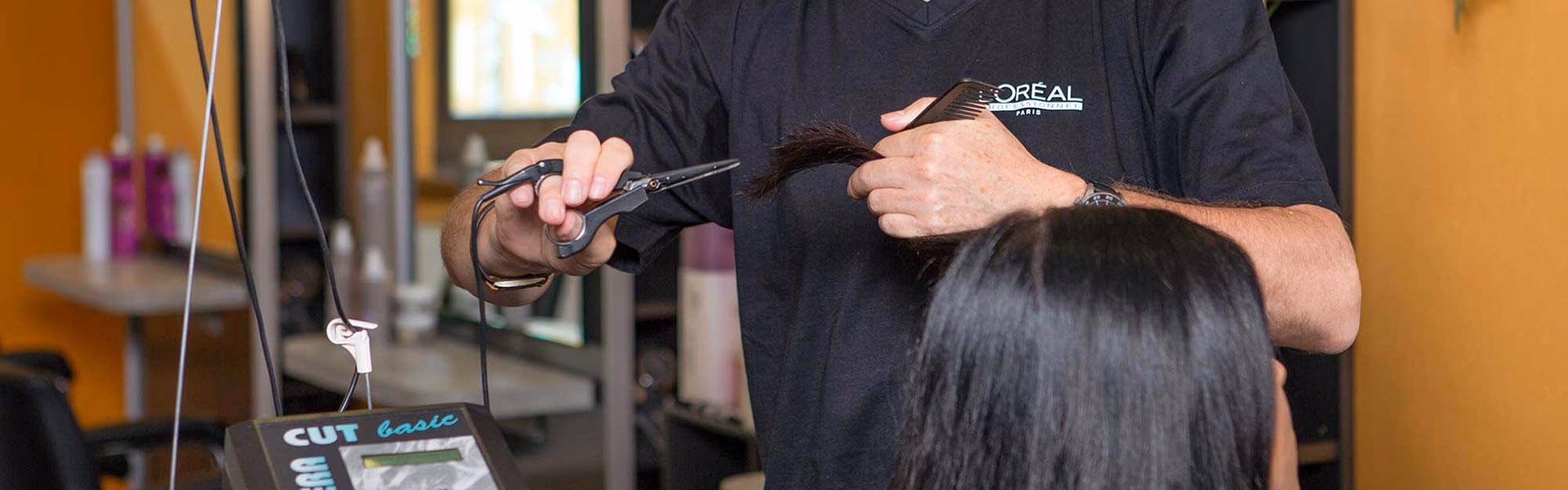 Was bringt eine heiße Schere beim Friseur?