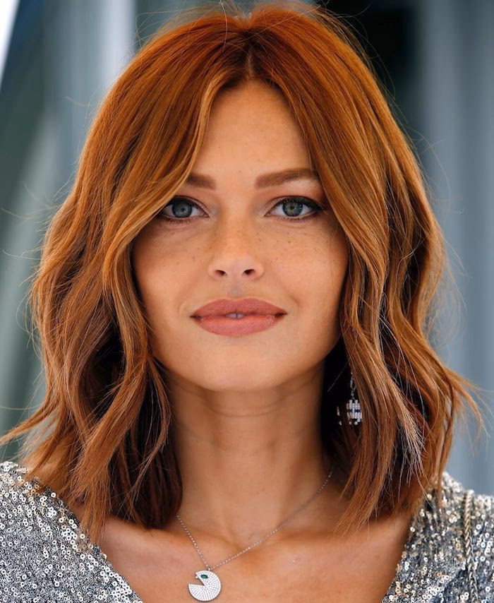 Welche Frisuren eignen sich für kupferfarbene Haare?