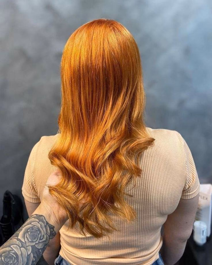 Wie pflege ich kupferblonde Haare?