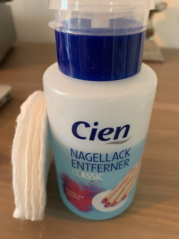 Wie entferne ich lackfarbeflecken?