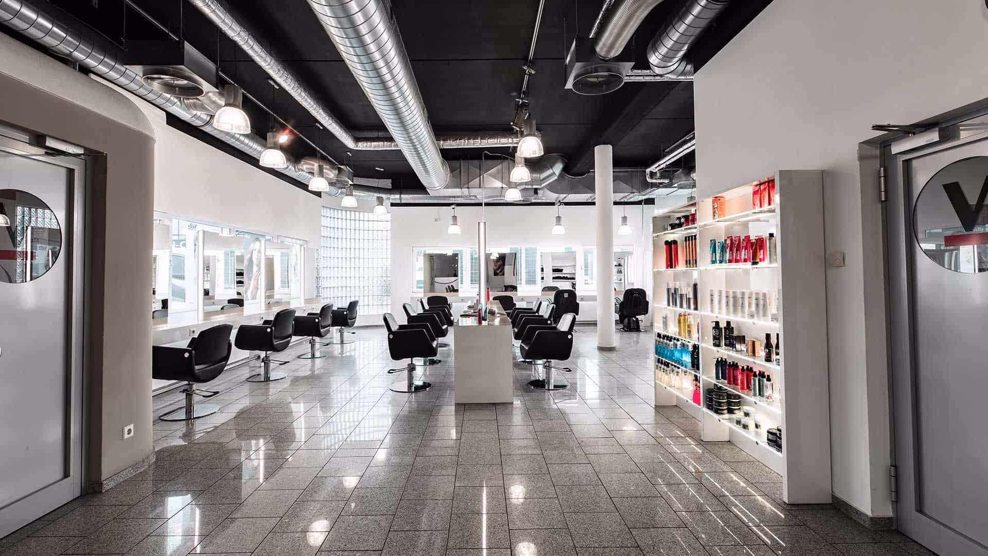 Wie heißt der Friseur in Karlsbad?