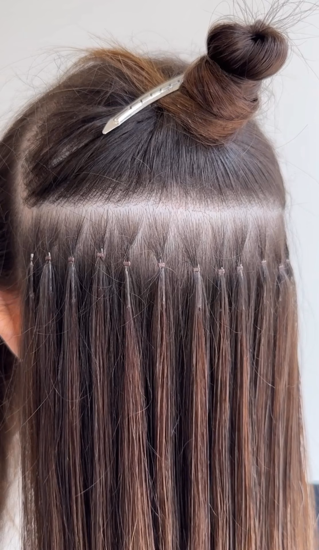 Was muss ich beim Tragen von Haarverlängerungen beachten?